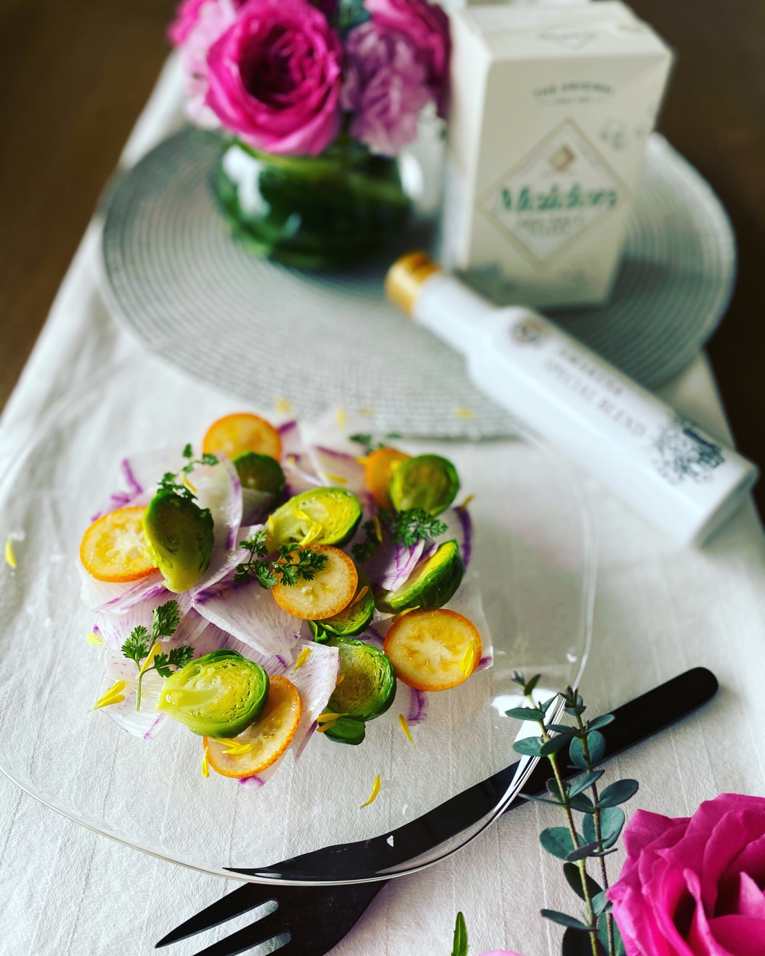 芽キャベツと金柑のサラダ Eatpick