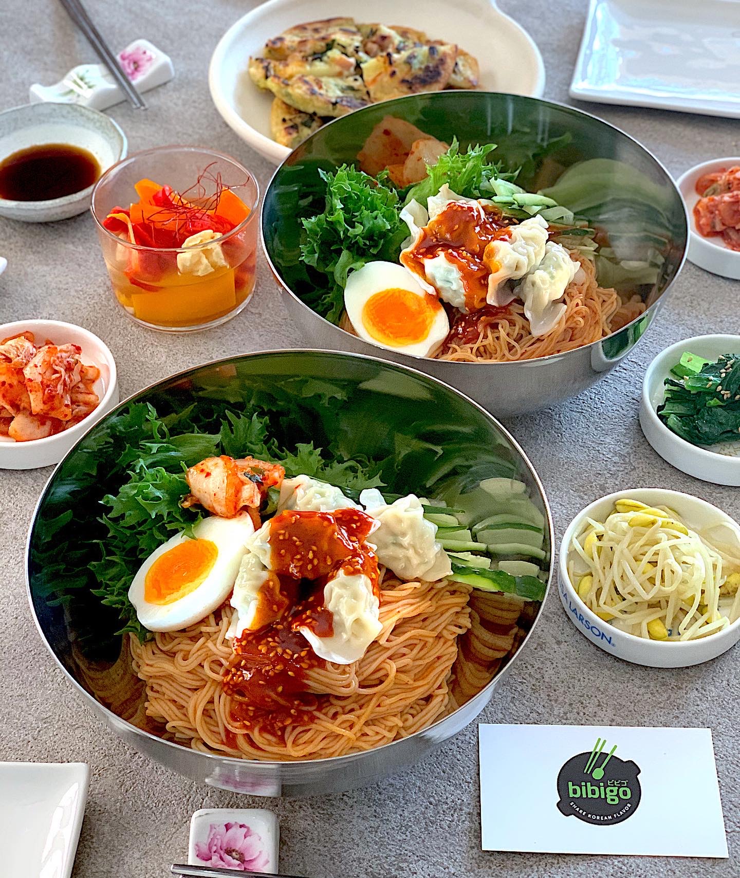 具沢山 ビビン麺 と韓国冷麺 Eatpick