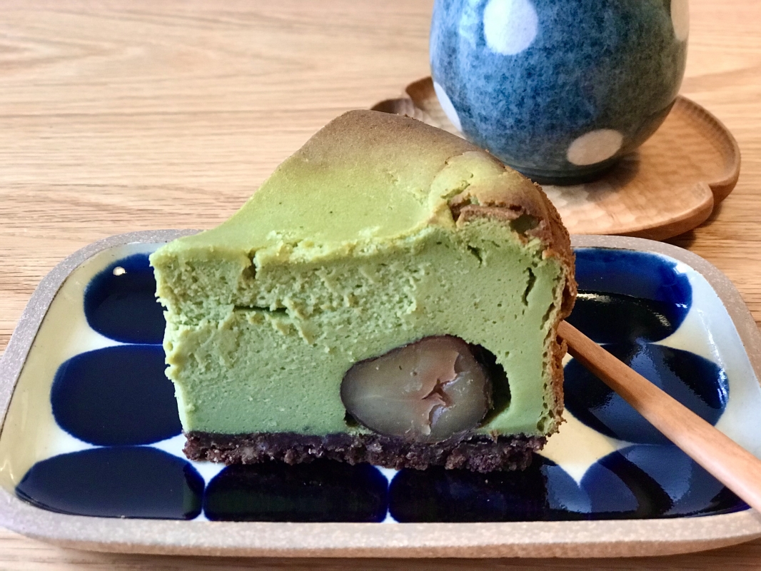 栗の渋川煮入り抹茶チーズケーキ Eatpick